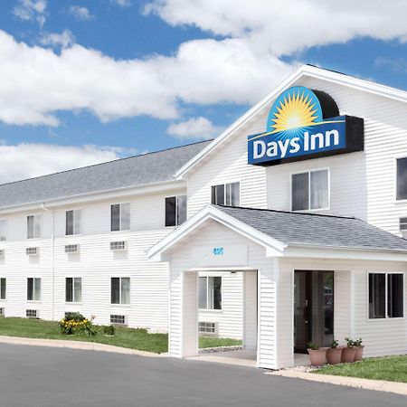 Days Inn Neenah Luaran gambar