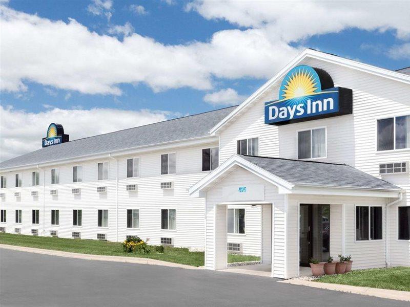 Days Inn Neenah Luaran gambar