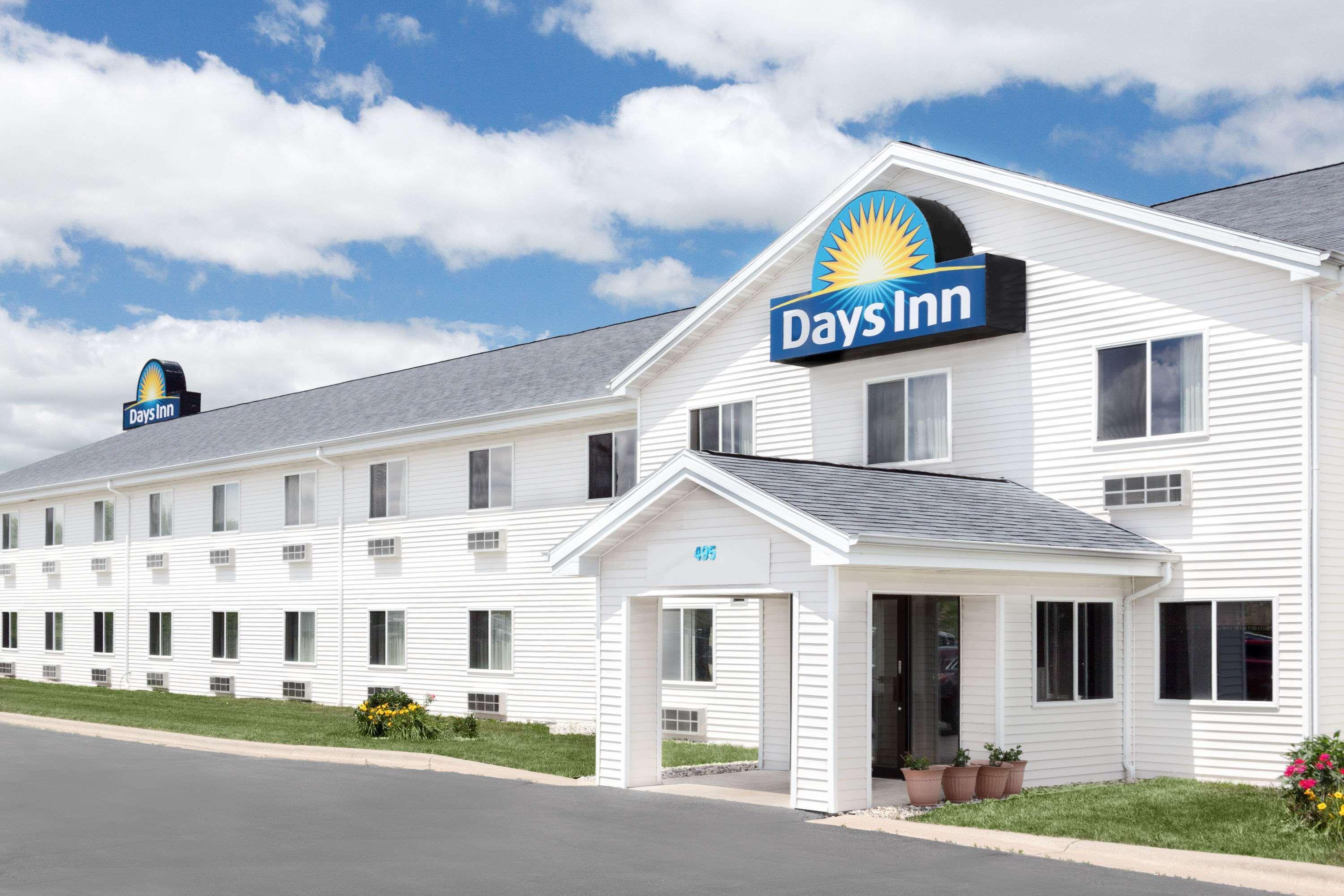 Days Inn Neenah Luaran gambar